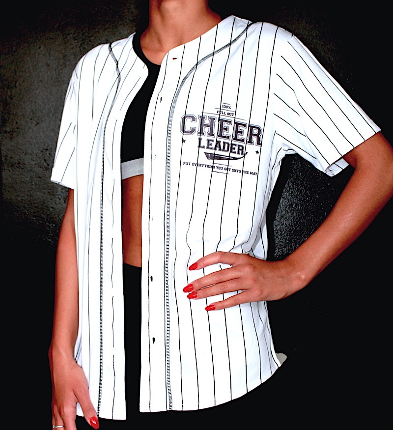  Chemise style baseball blanche et rayée noire imprimé «Cheerleader»